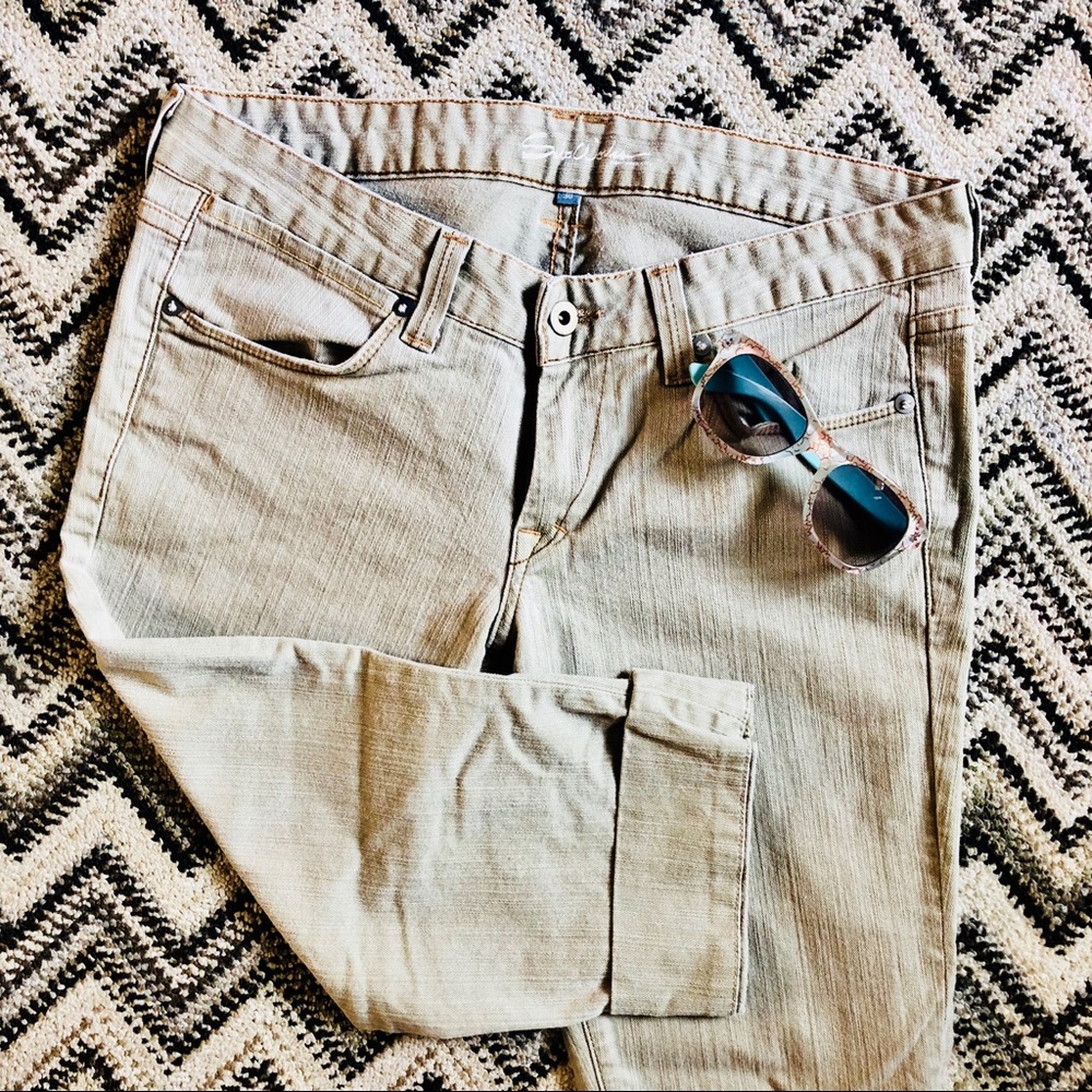 Vintage Early 2000 low cut capris (new)